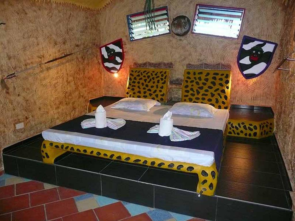Takatuka Beach Resort Sipalay Bilik gambar