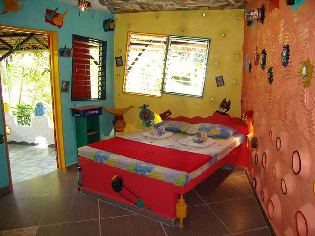 Takatuka Beach Resort Sipalay Bilik gambar